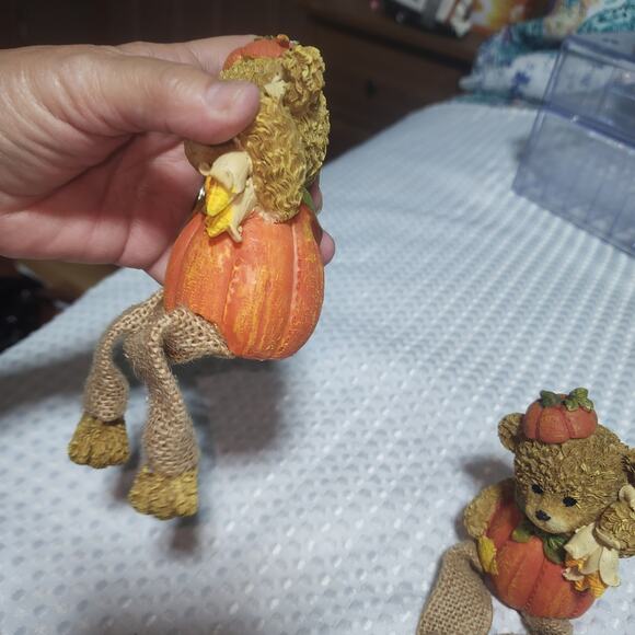 VINTAGE RESIN BEAR PUMPKIN FALL SHELF SITTERS SET OF 2 - Picture 2 of 5